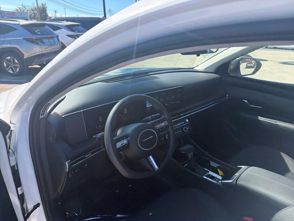 Used 2026 Hyundai Tucson SE FWD image 16