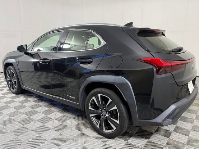 Used 2021 Lexus UX 250h w/ Accessory Package (Z2) AWD/4WD image 4