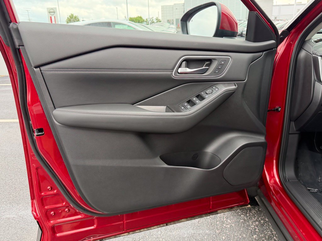 New 2026 Nissan Rogue Platinum AWD/4WD image 12