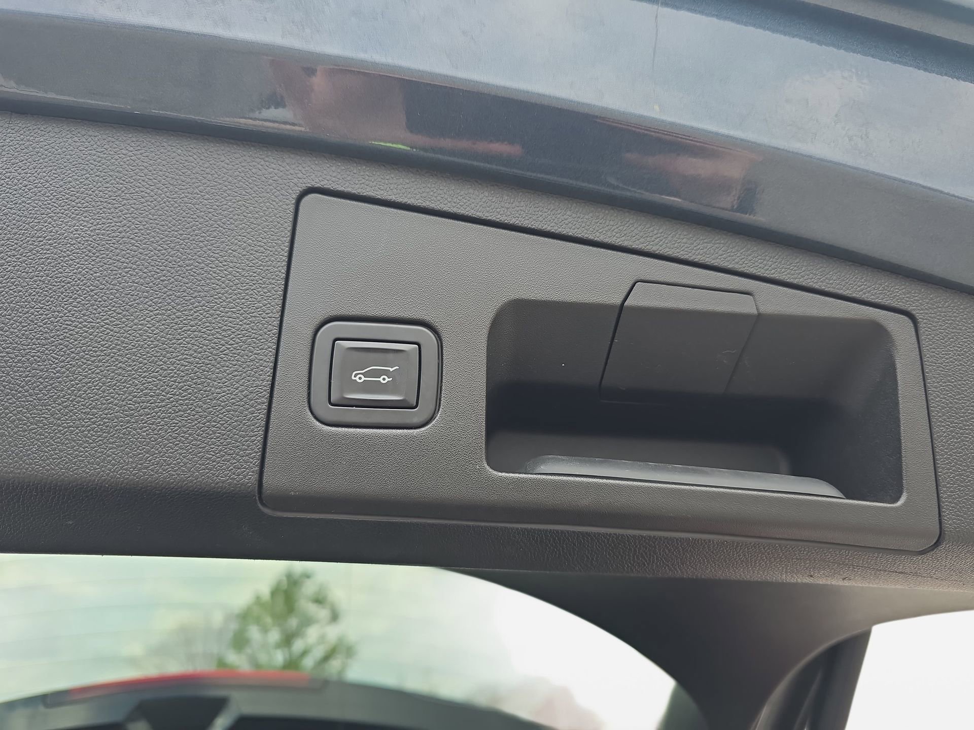 Used 2019 Cadillac XT4 Premium Luxury image 13