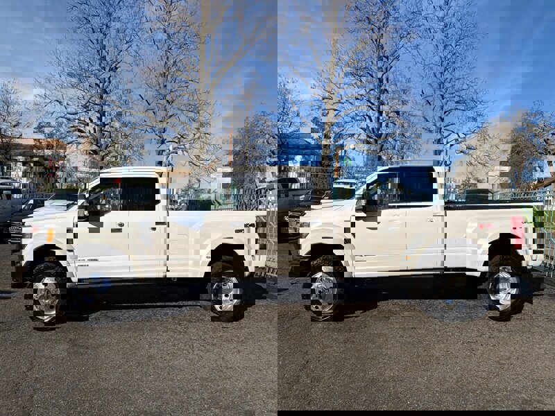 Used 2018 Ford F450 Platinum w/ Platinum Ultimate Package AWD/4WD image 13