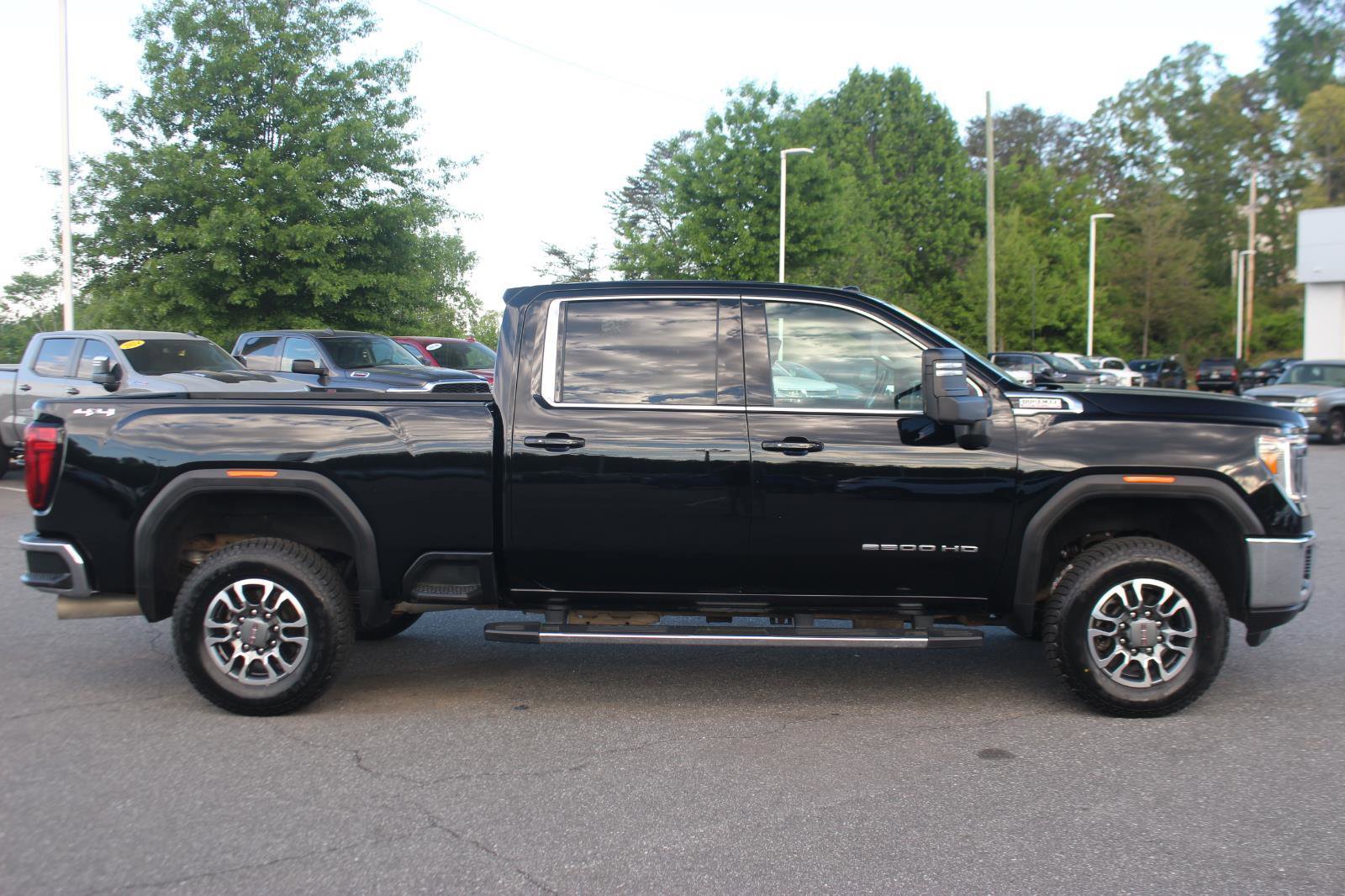 Used 2023 GMC Sierra 2500 SLE w/ SLE Value Package; AWD/4WD image 8