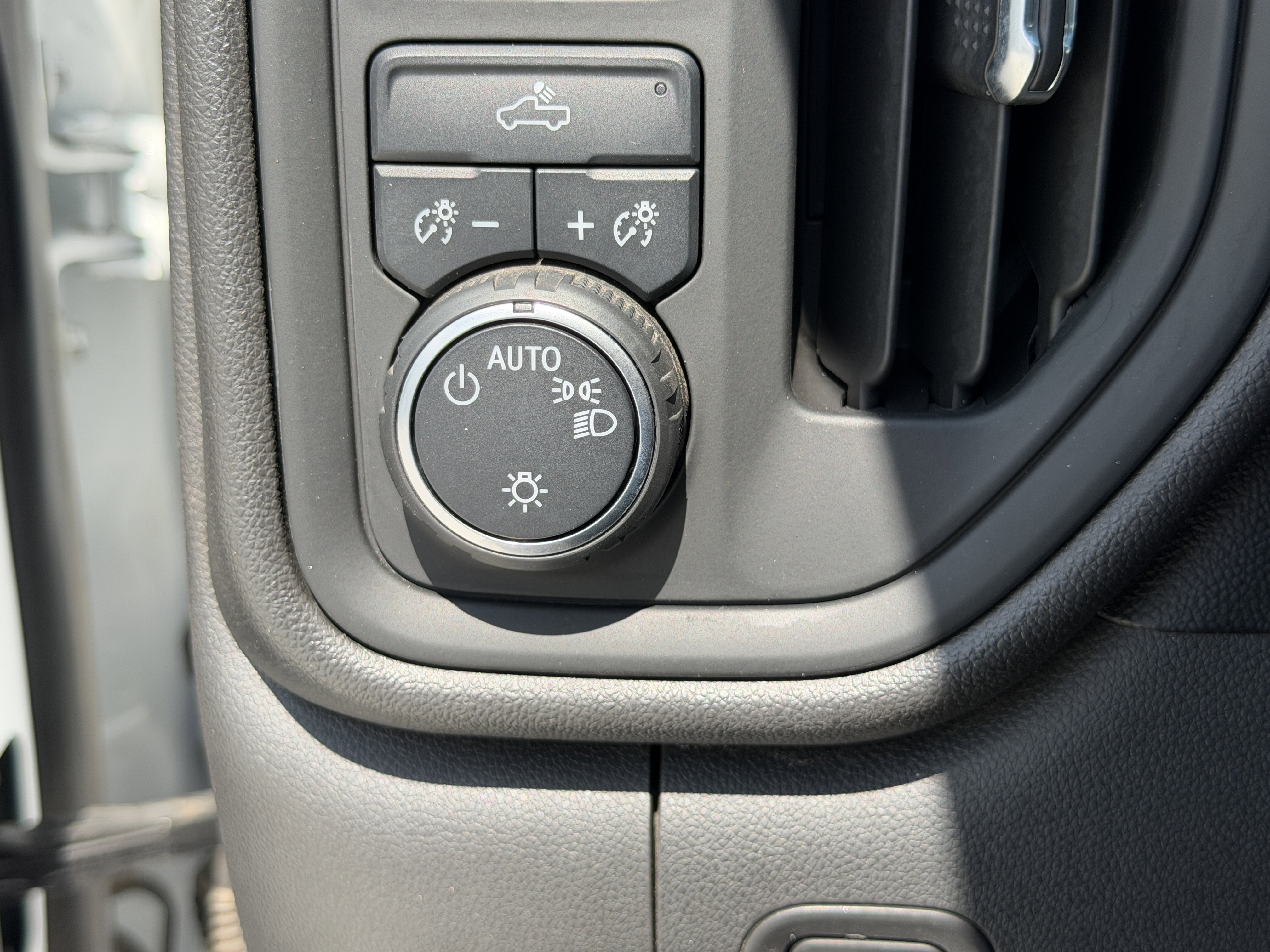 Used 2021 Chevrolet Silverado 1500 W/T w/ WT Value Package AWD/4WD image 25