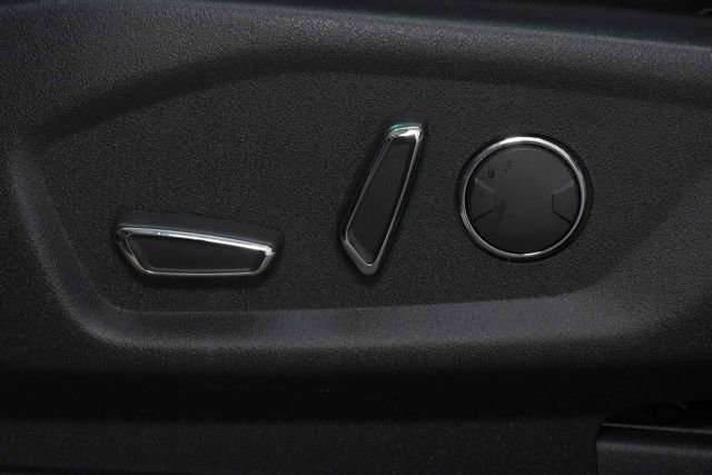 Used 2017 Ford Explorer XLT w/ Equipment Group 202A FWD image 23