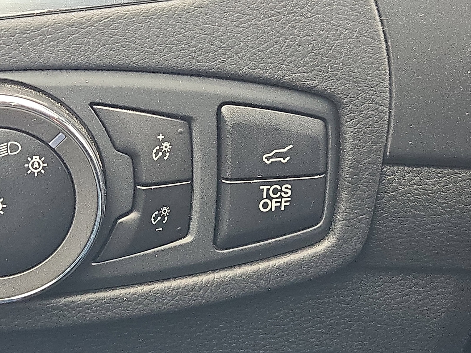 Certified 2024 Ford Edge Titanium w/ Equipment Group 301A image 21