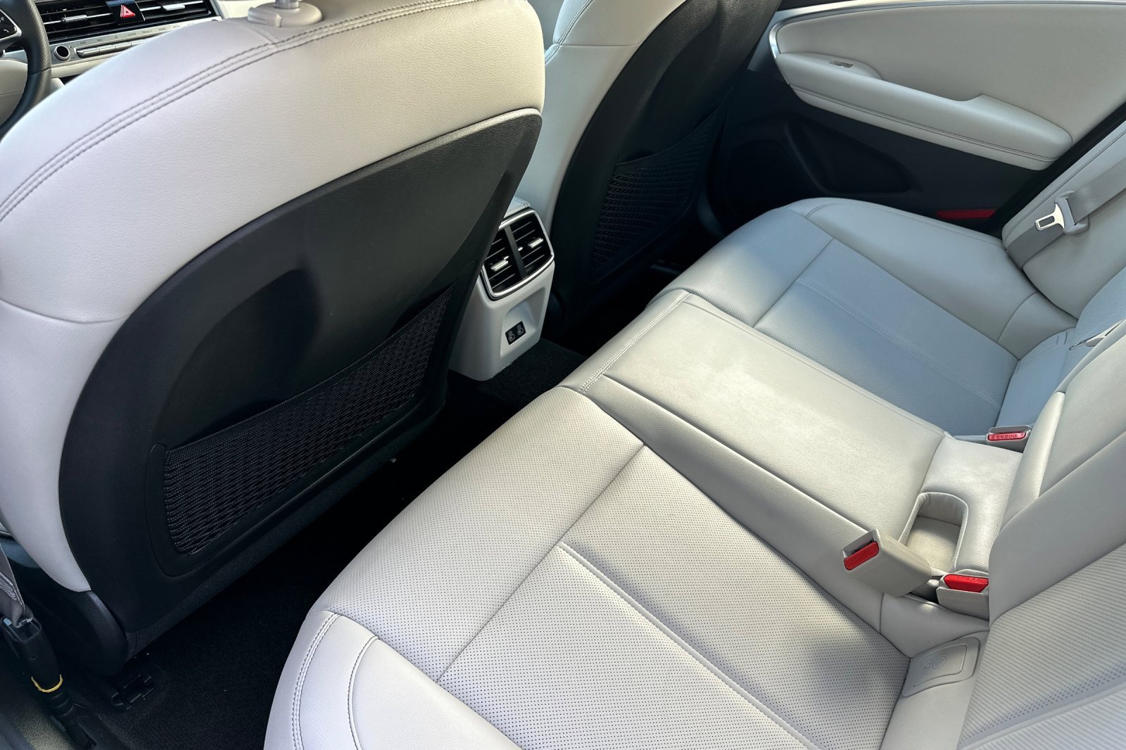 Used 2025 Genesis G70 2.5T image 13