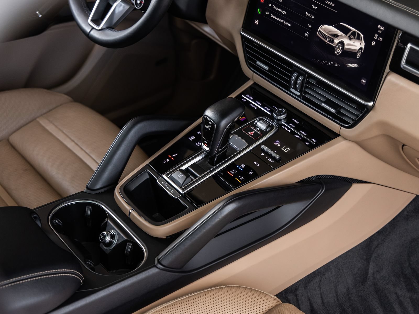 Certified 2023 Porsche Cayenne GTS AWD/4WD image 32