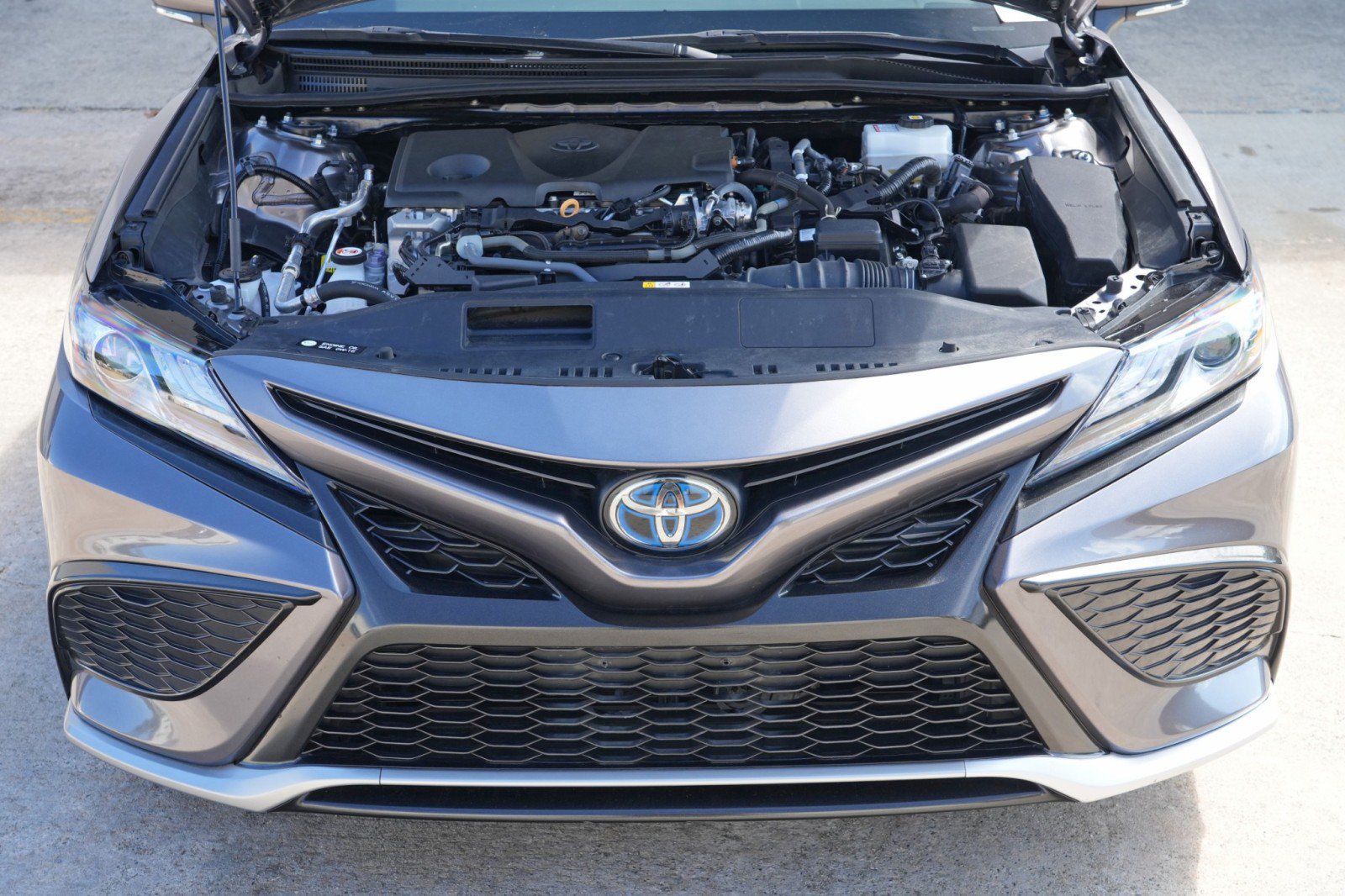 Used 2024 Toyota Camry XSE w/ Cold Weather Package FWD image 7