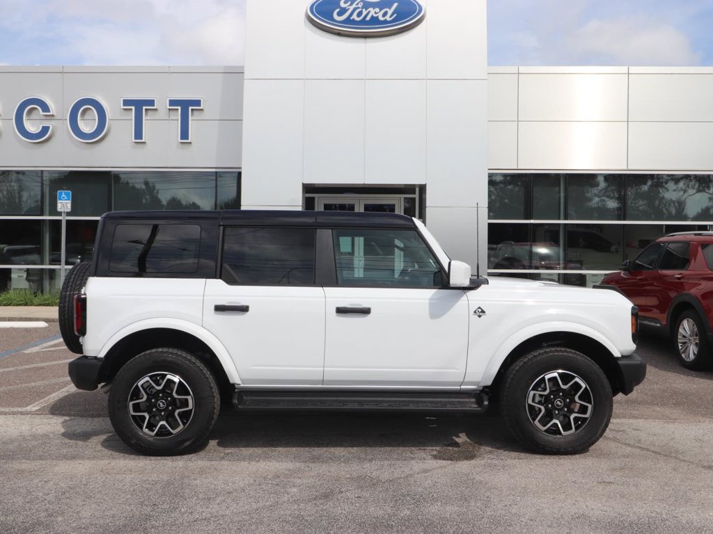 New 2026 Ford Bronco Outer Banks AWD/4WD image 16