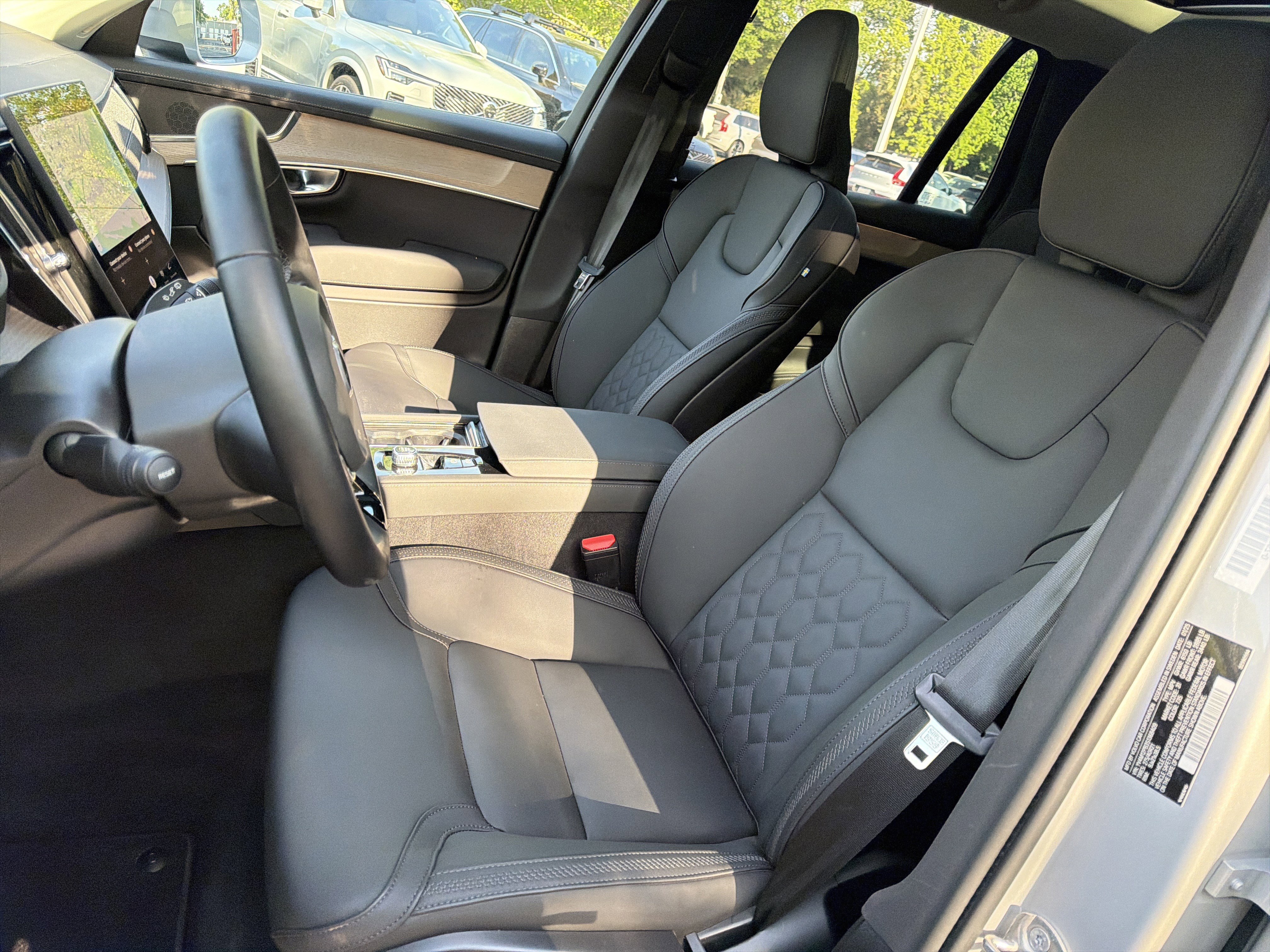 Certified 2025 Volvo XC90 B5 Plus AWD/4WD image 16
