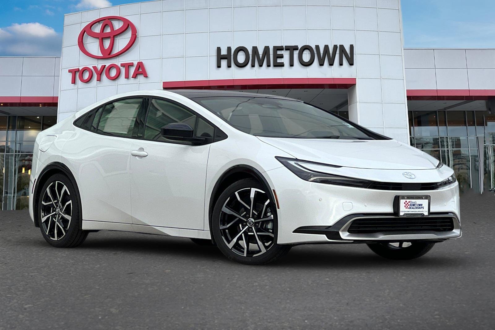 New 2026 Toyota Prius Plug-In Hybrid image 2