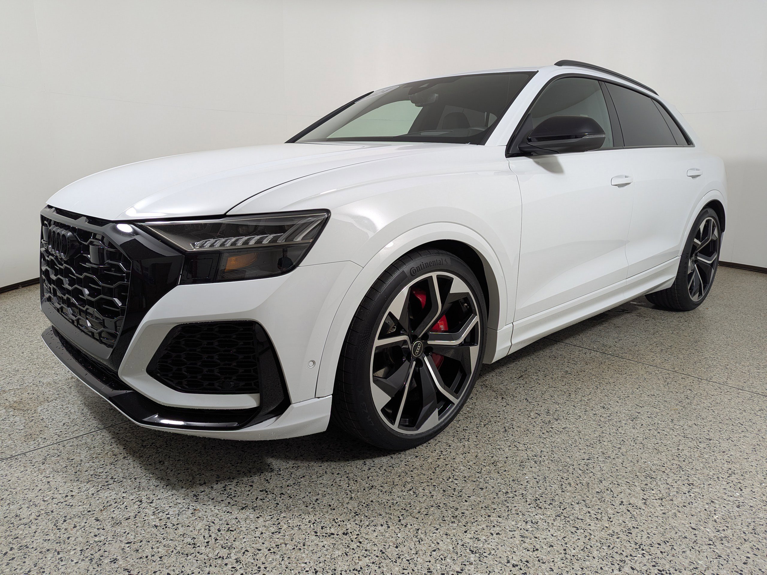 Certified 2024 Audi RS Q8 w/ Black Optic Package image 3