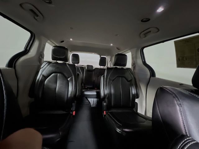 Used 2024 Chrysler Pacifica Touring-L FWD image 29