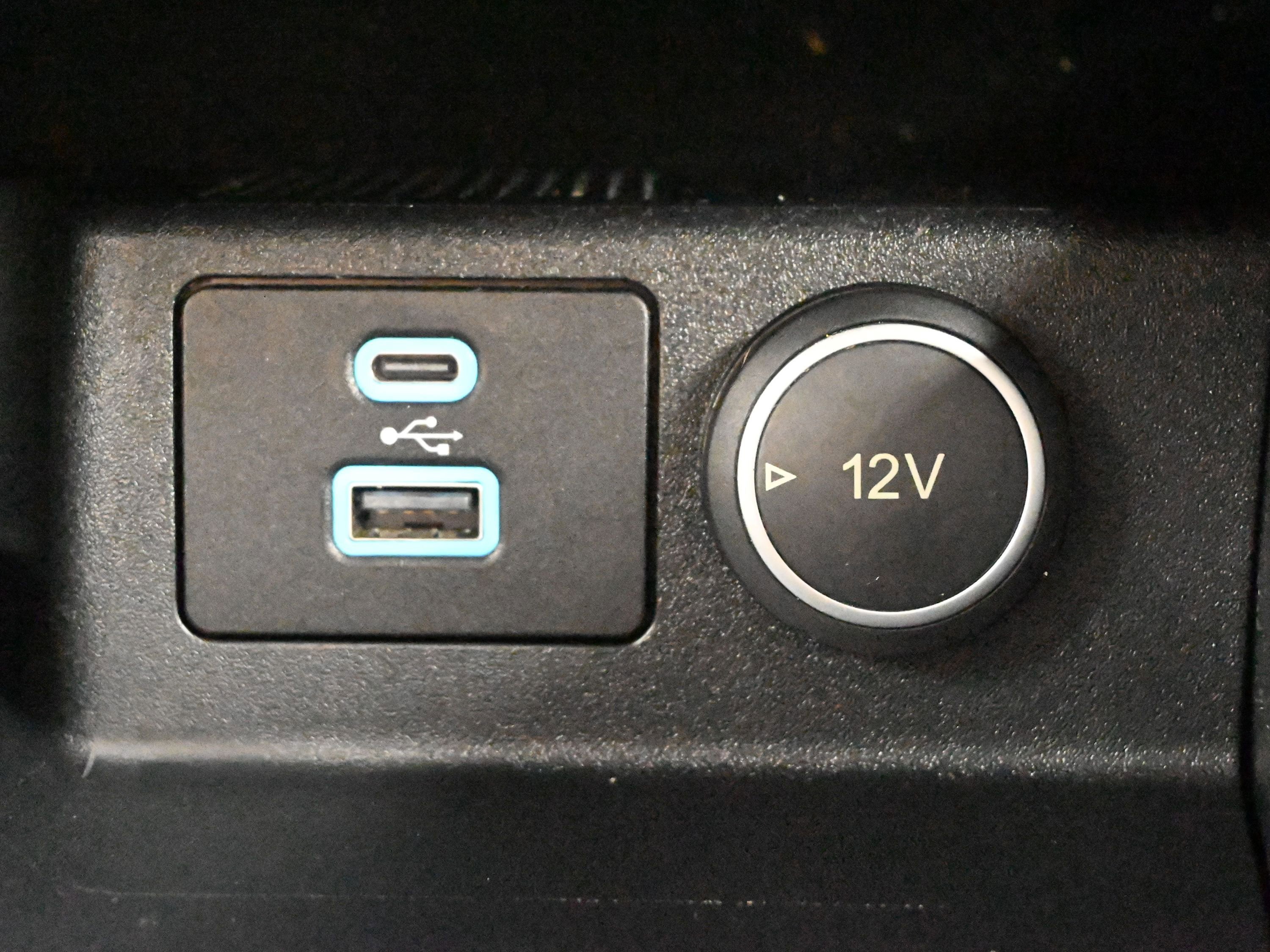 Used 2021 Ford Escape SE image 19