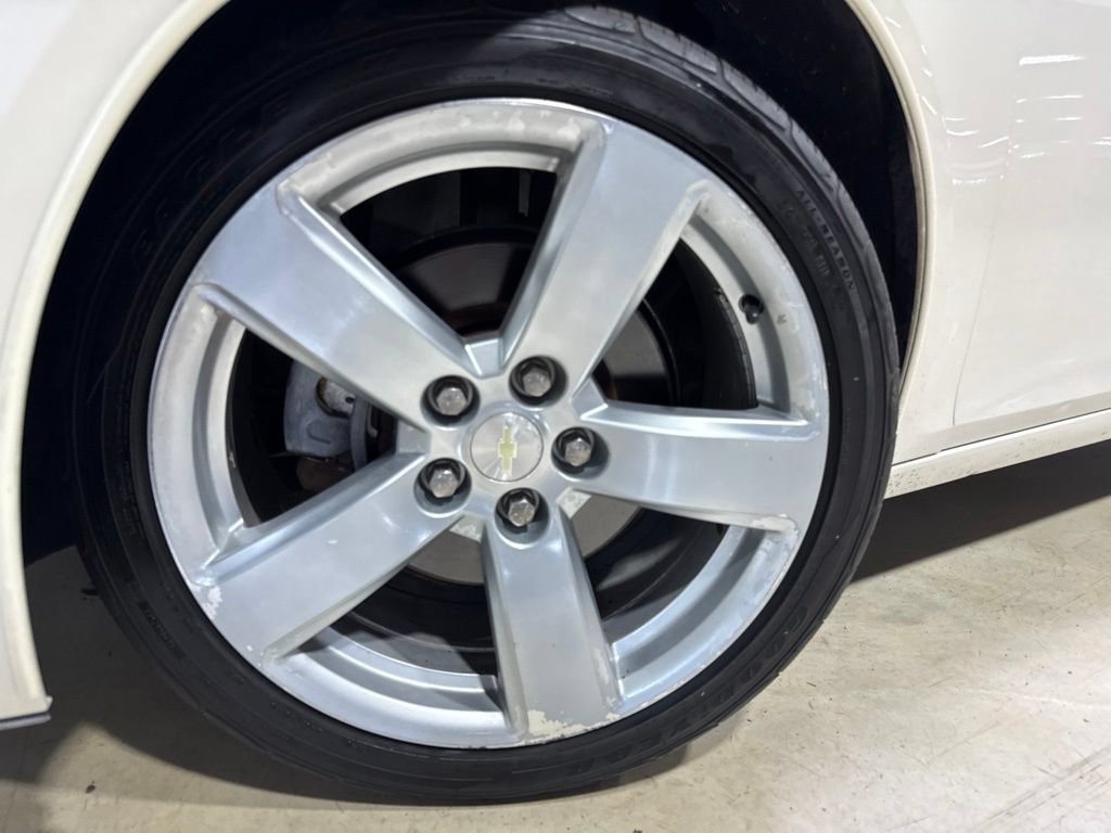 Used 2013 Chevrolet Malibu LTZ FWD image 2