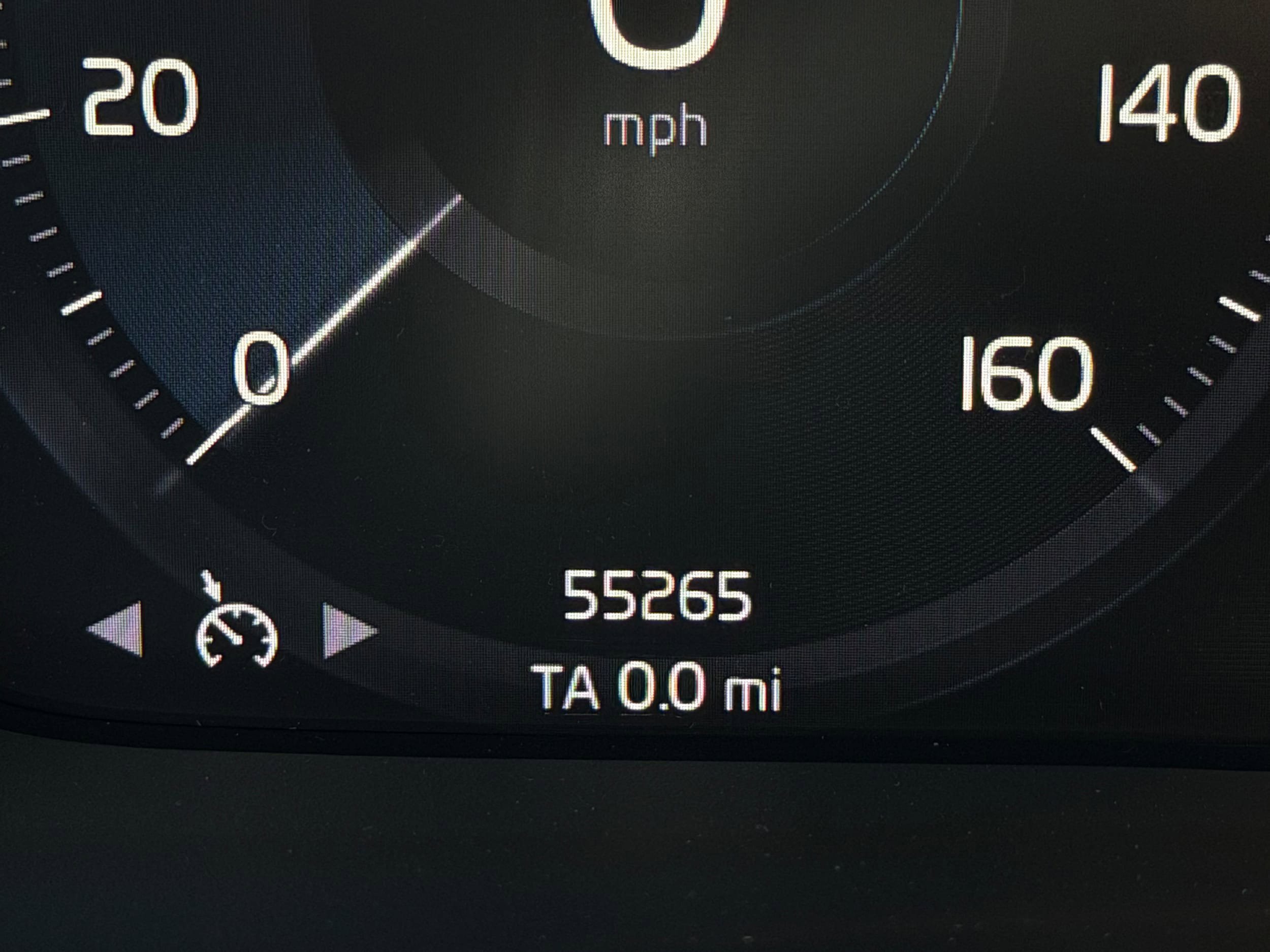 Used 2020 Volvo XC40 T4 Momentum image 19
