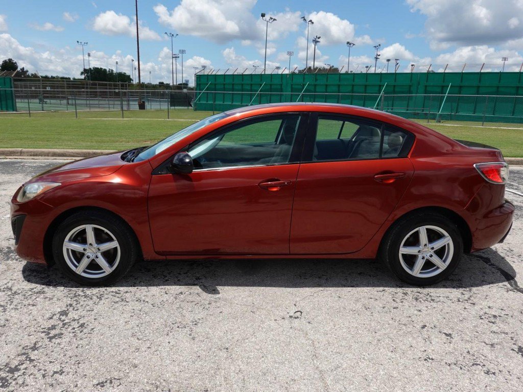 Used 2010 MAZDA MAZDA3 i Touring FWD image 4