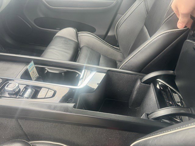 Used 2021 Volvo XC60 T5 R-Design w/ Protection Package Premier image 21