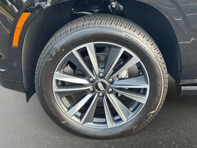 New 2026 Cadillac Escalade ESV Sport w/ LPO, Floor Liner Package AWD/4WD image 10