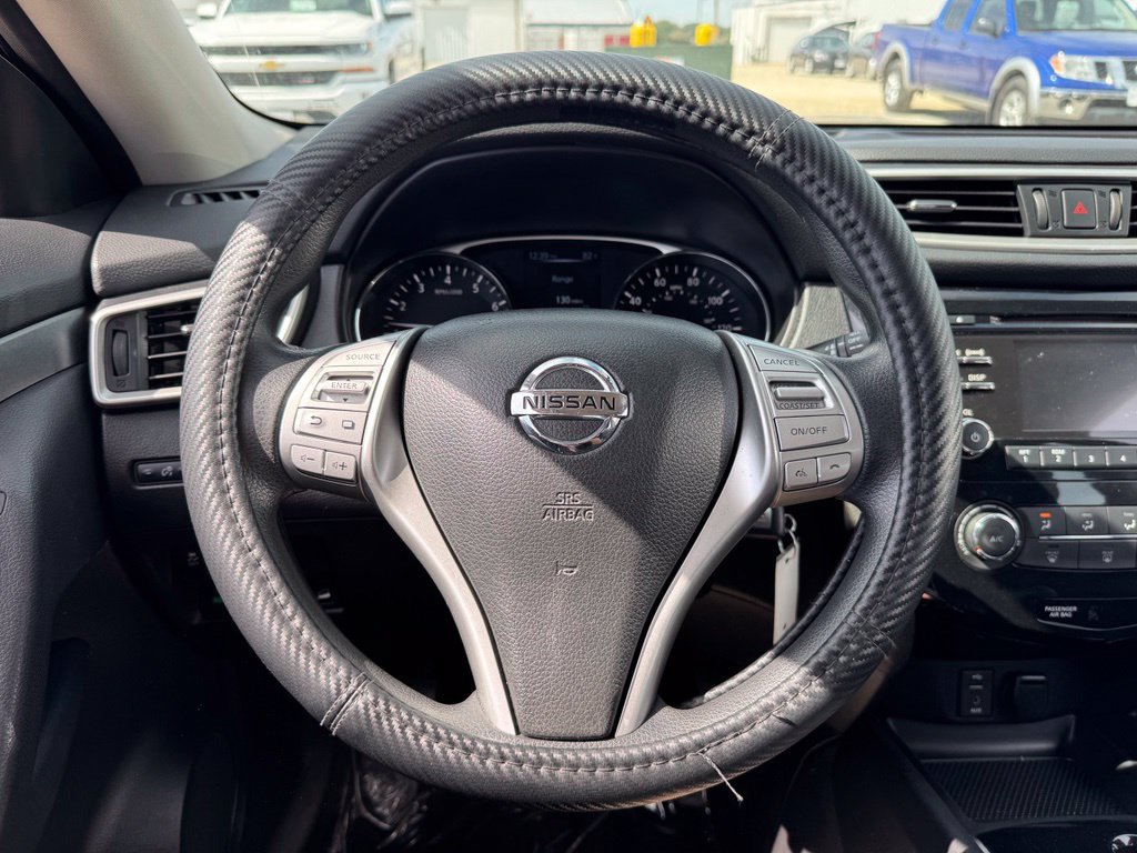 Used 2015 Nissan Rogue S AWD/4WD image 30