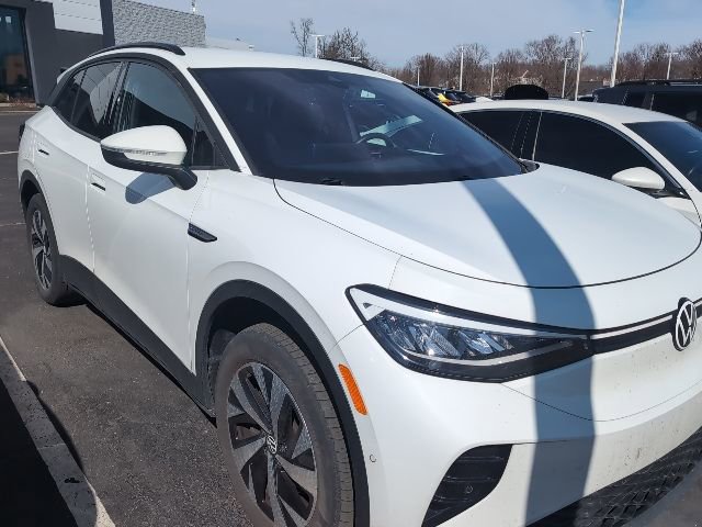 Used 2023 Volkswagen ID.4 Pro image 2