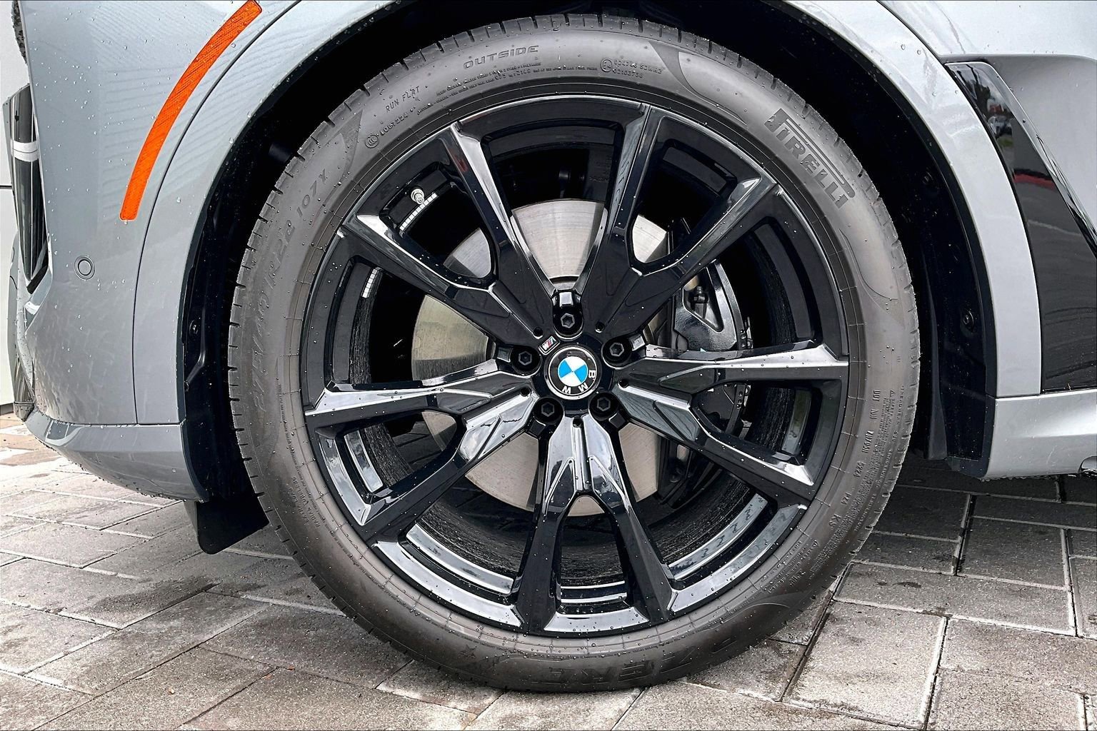 Used 2025 BMW X7 xDrive40i w/ M Sport Package image 9