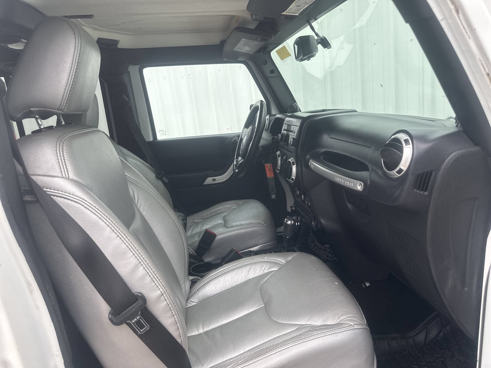Used 2013 Jeep Wrangler Unlimited Sahara AWD/4WD image 16