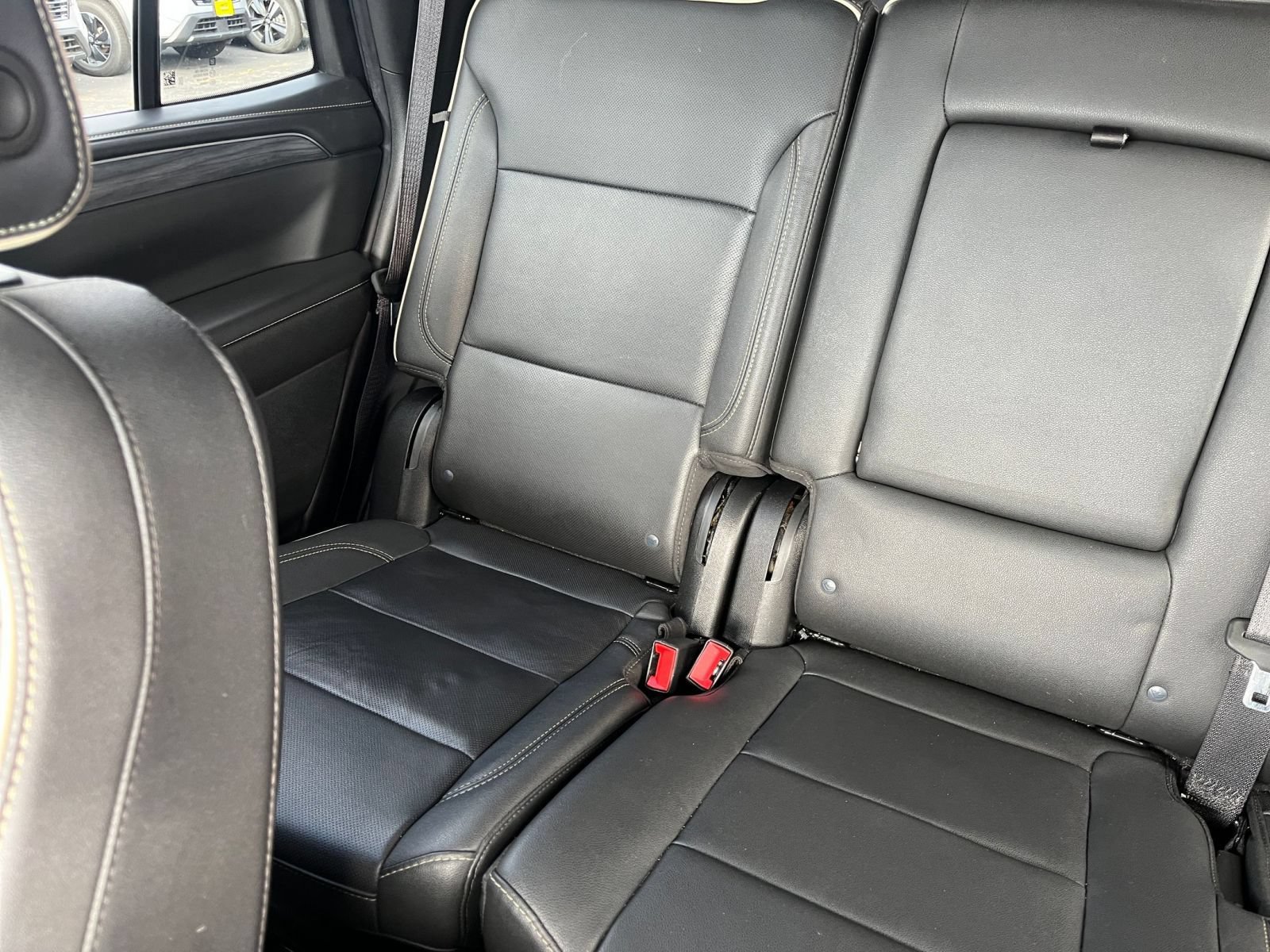 Used 2024 GMC Yukon SLT RWD image 42