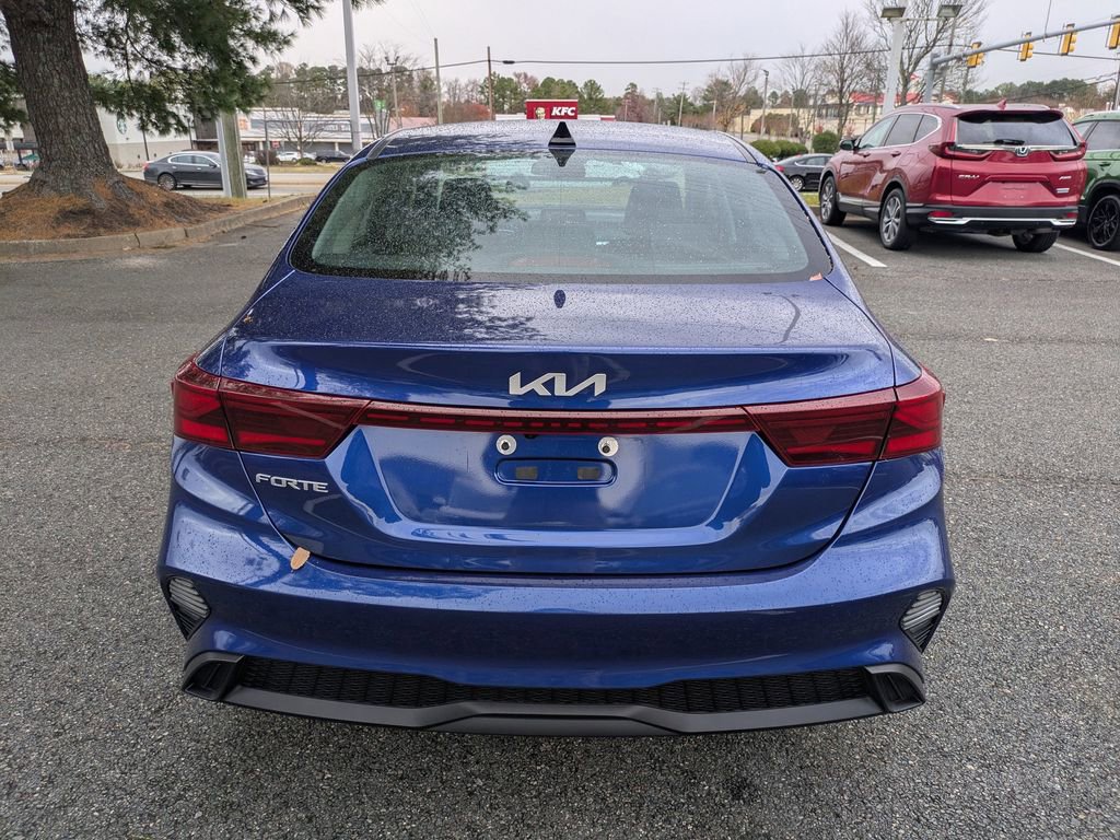 Used 2023 Kia Forte LXS w/ LXS Technology Package image 5