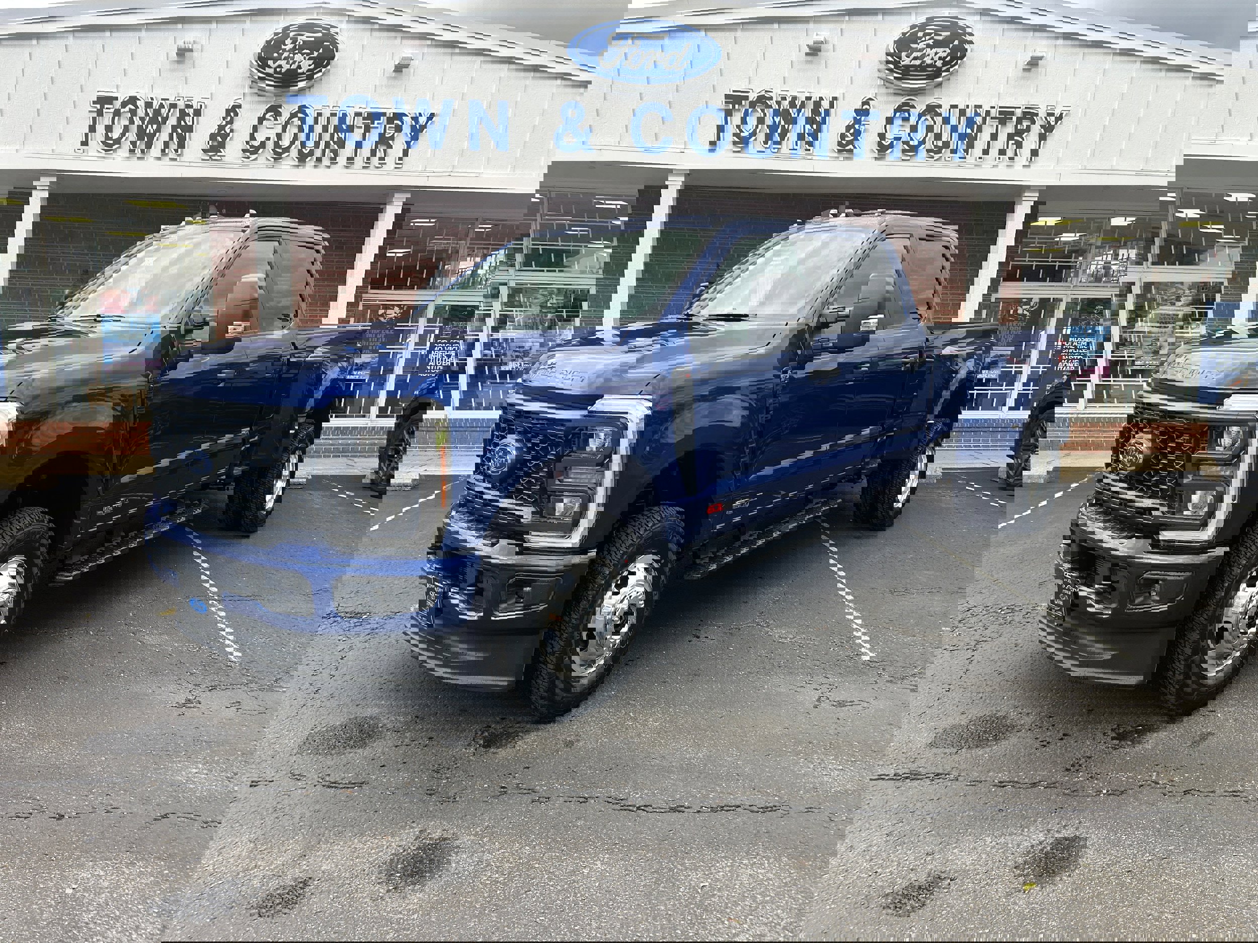 New 2026 Ford F350 XL image 2