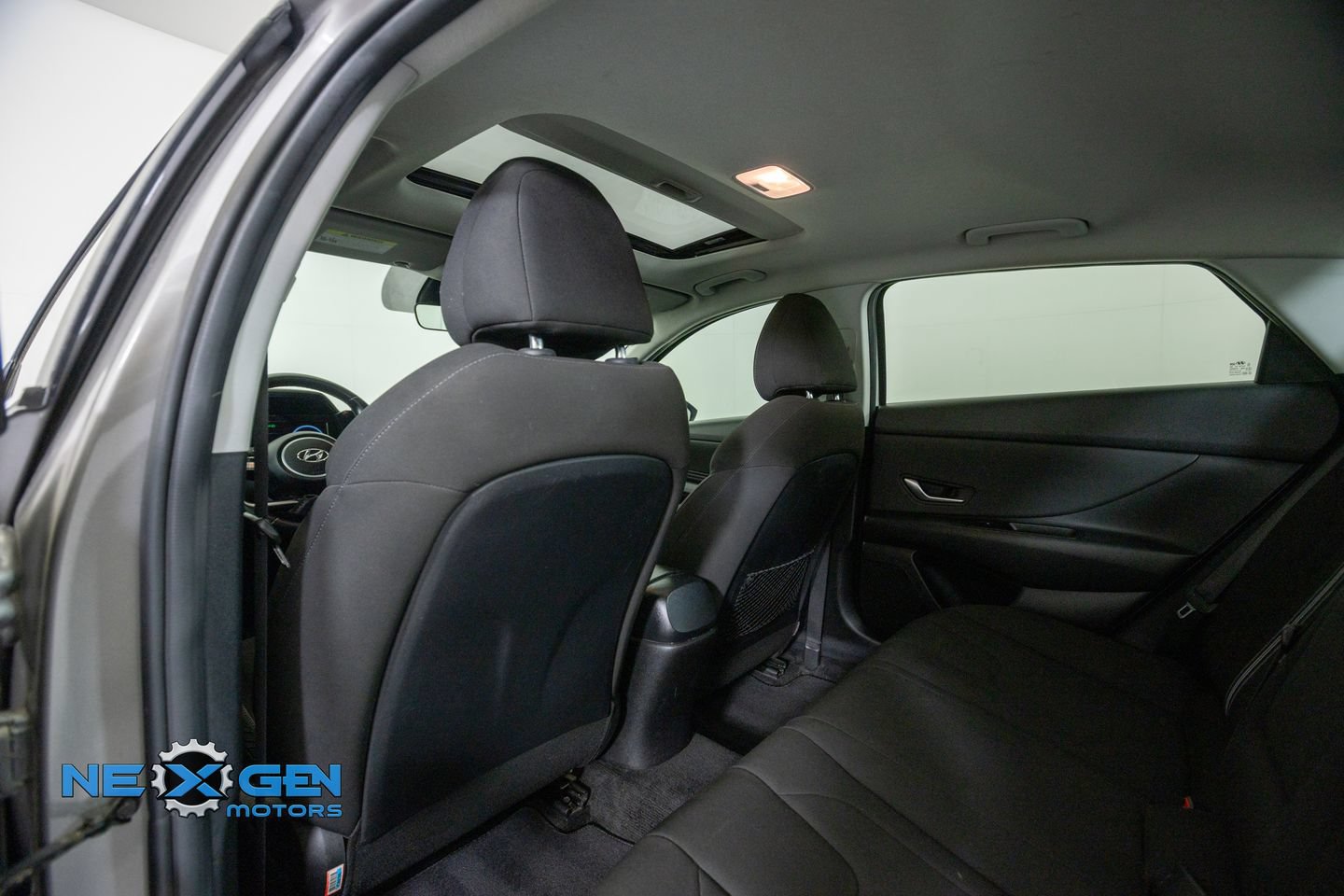 Used 2021 Hyundai Elantra SEL w/ Convenience + Premium Package FWD image 26