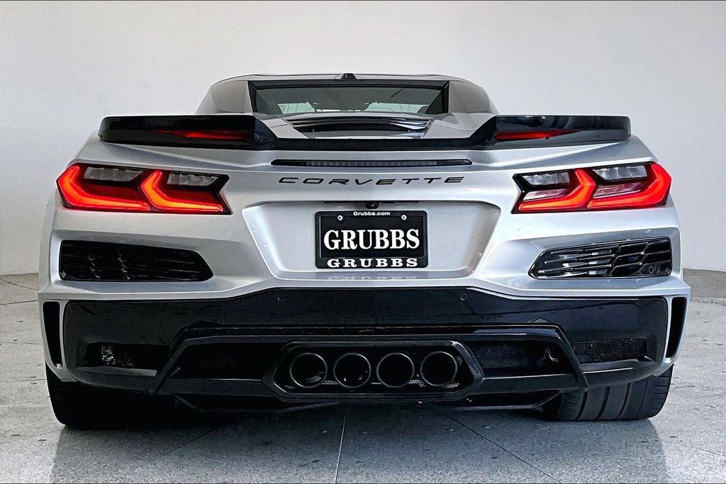 Used 2024 Chevrolet Corvette Z06 w/ Stealth Interior Trim Package RWD image 5