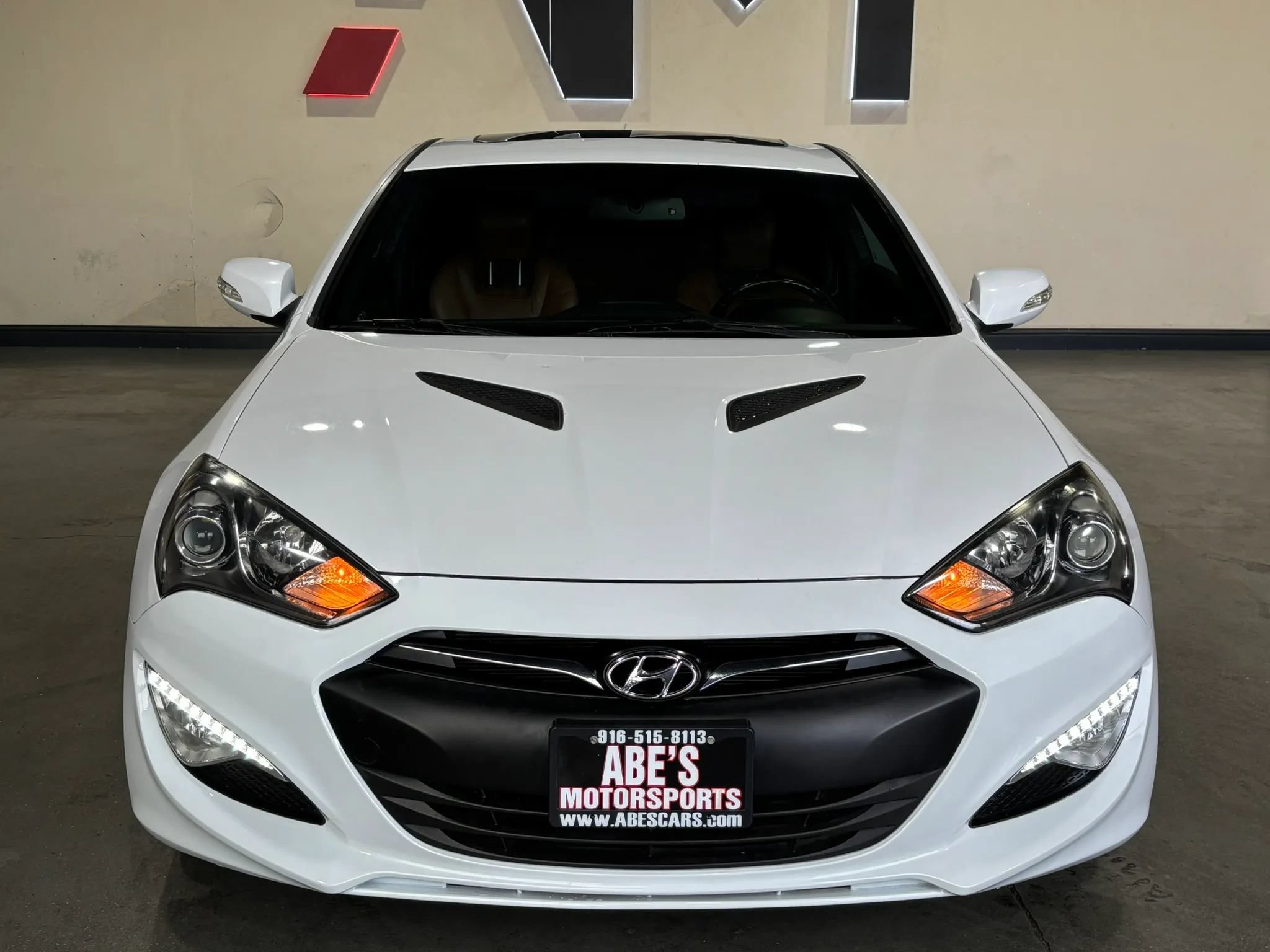 Used 2016 Hyundai Genesis Coupe 3.8 RWD image 2