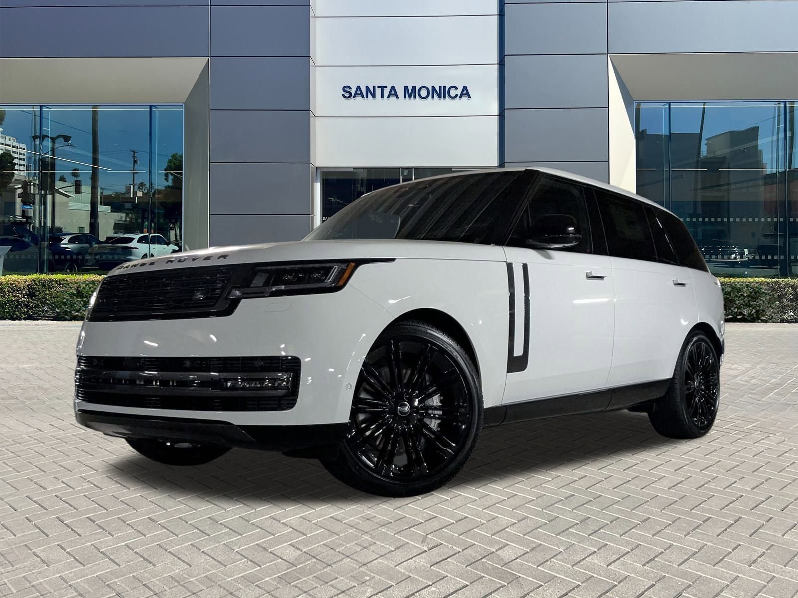 New 2025 Land Rover Range Rover Long Wheelbase SE