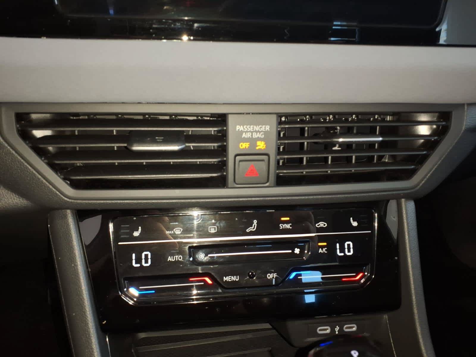 Used 2026 Volkswagen Jetta SE FWD image 20