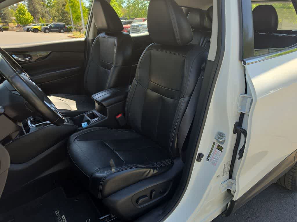 Used 2017 Nissan Rogue Sport SL AWD/4WD image 11