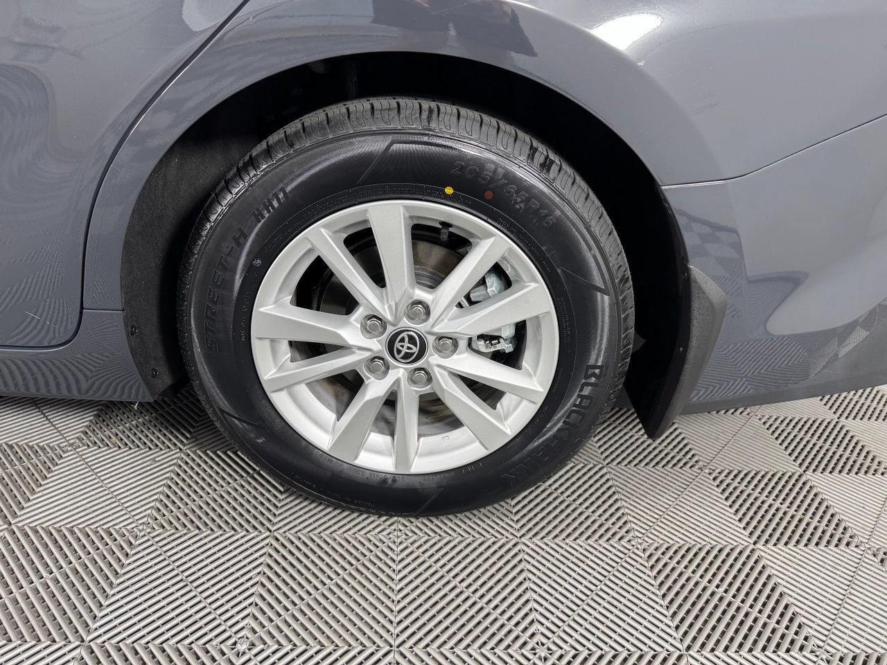Used 2025 Toyota Camry LE FWD image 35
