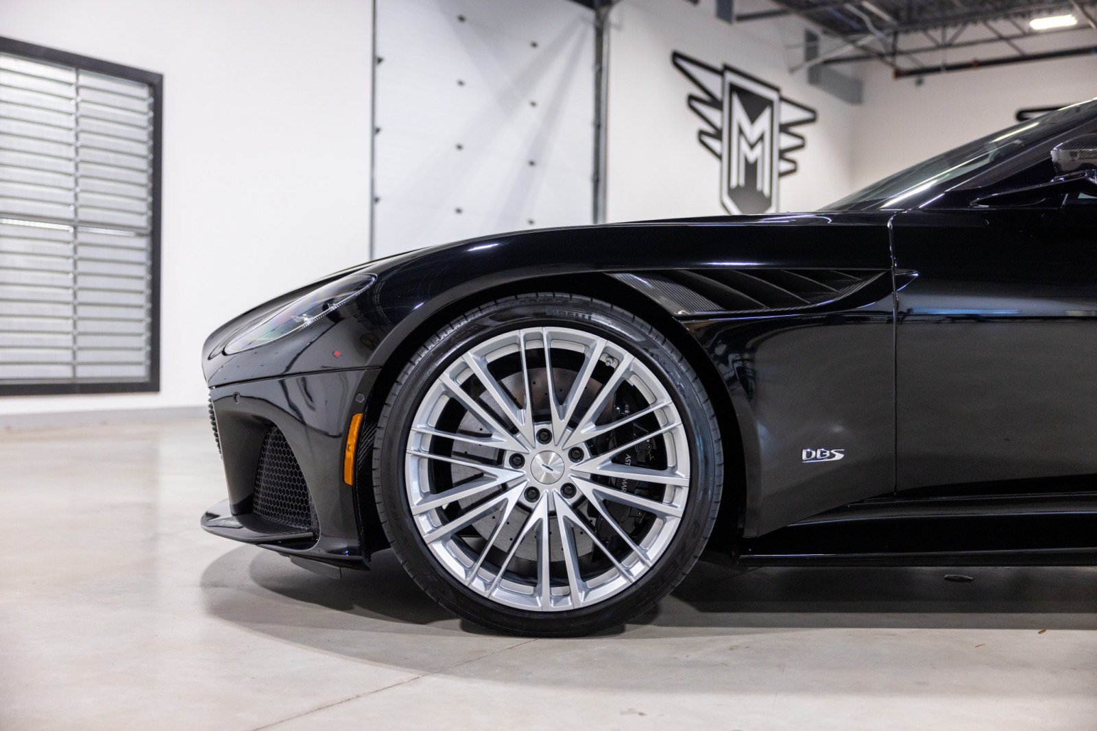Used 2022 Aston Martin DBS Superleggera RWD image 20