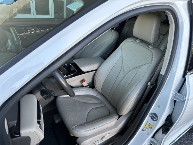 Used 2023 Lincoln Nautilus Reserve AWD/4WD image 12