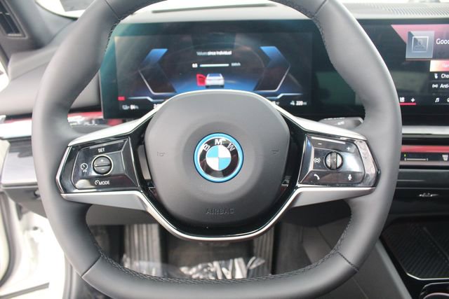 Used 2025 BMW i5 xDrive40 w/ Premium Package image 15
