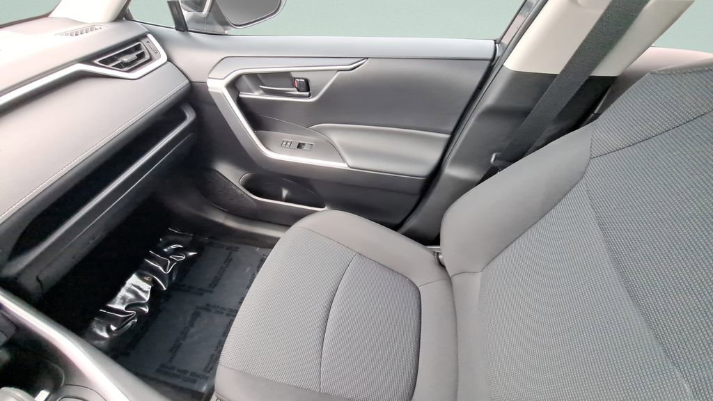 Certified 2025 Toyota RAV4 LE image 16