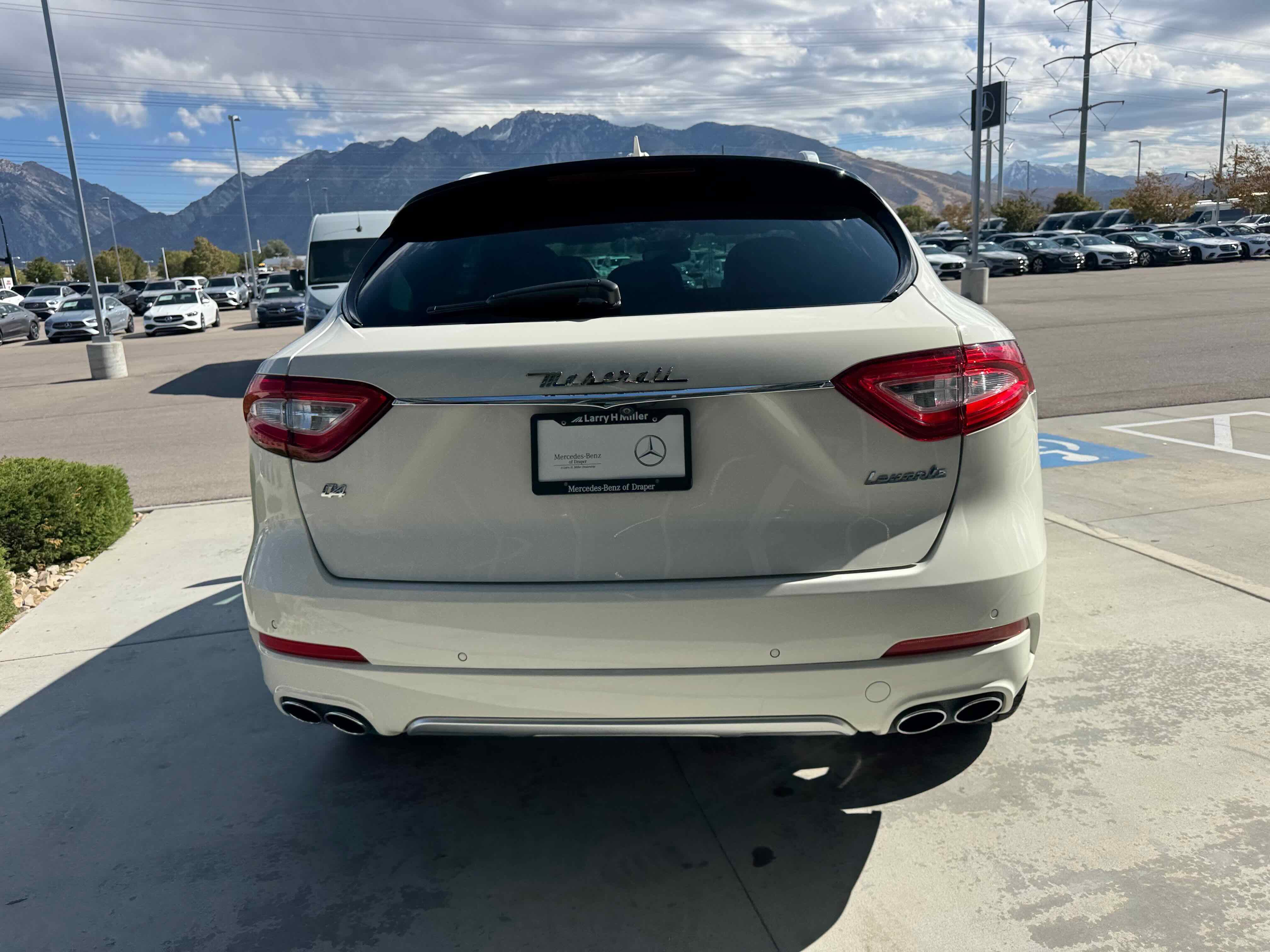 Used 2018 Maserati Levante GranLusso image 5