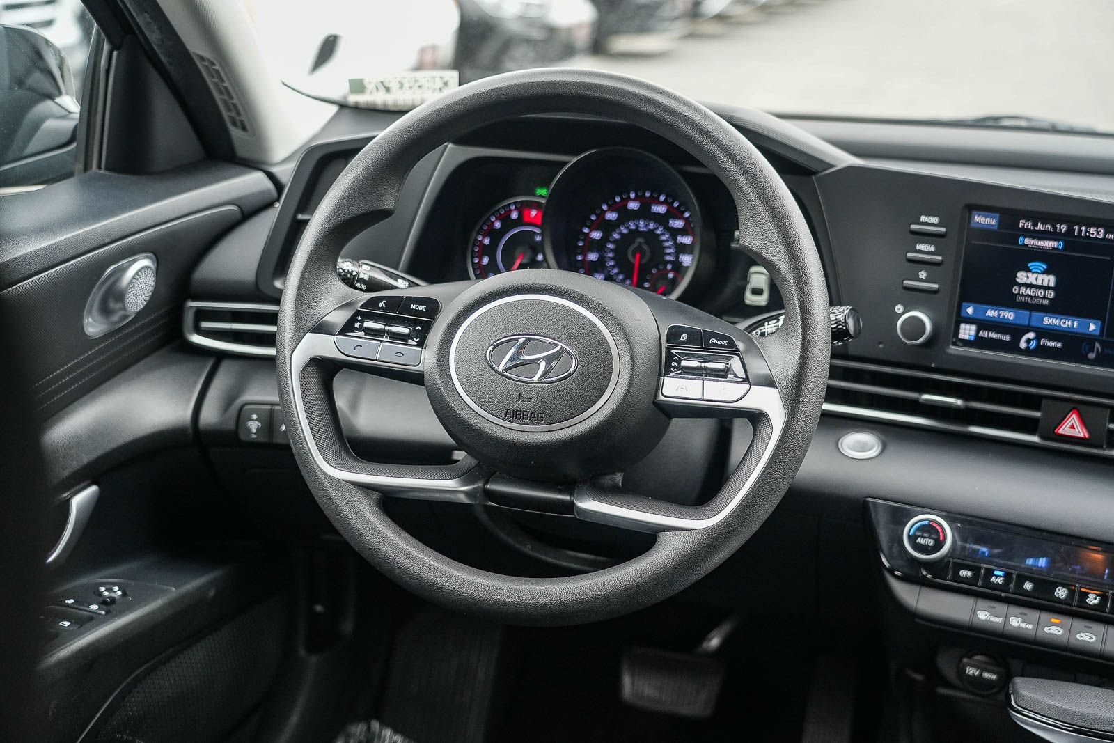 Used 2023 Hyundai Elantra SEL w/ Cargo Package FWD image 15