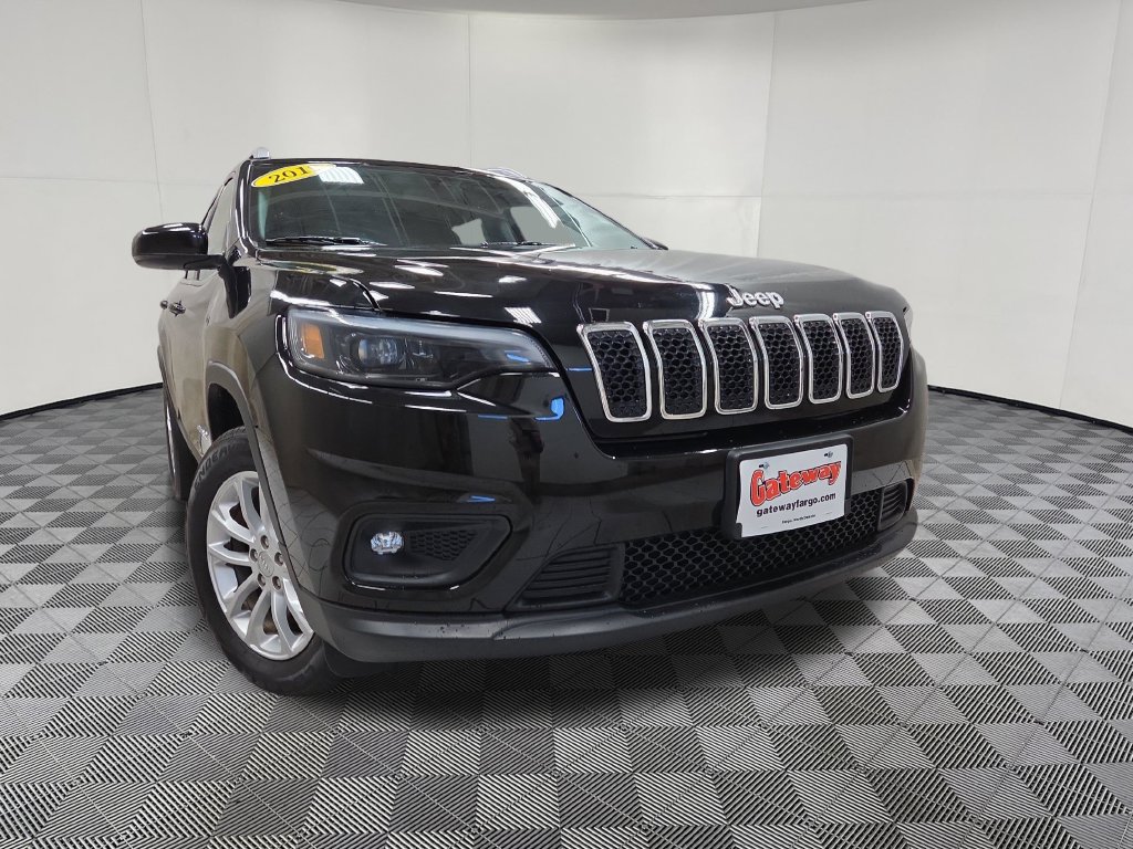Used 2019 Jeep Cherokee Latitude w/ Cold Weather Group AWD/4WD image 2