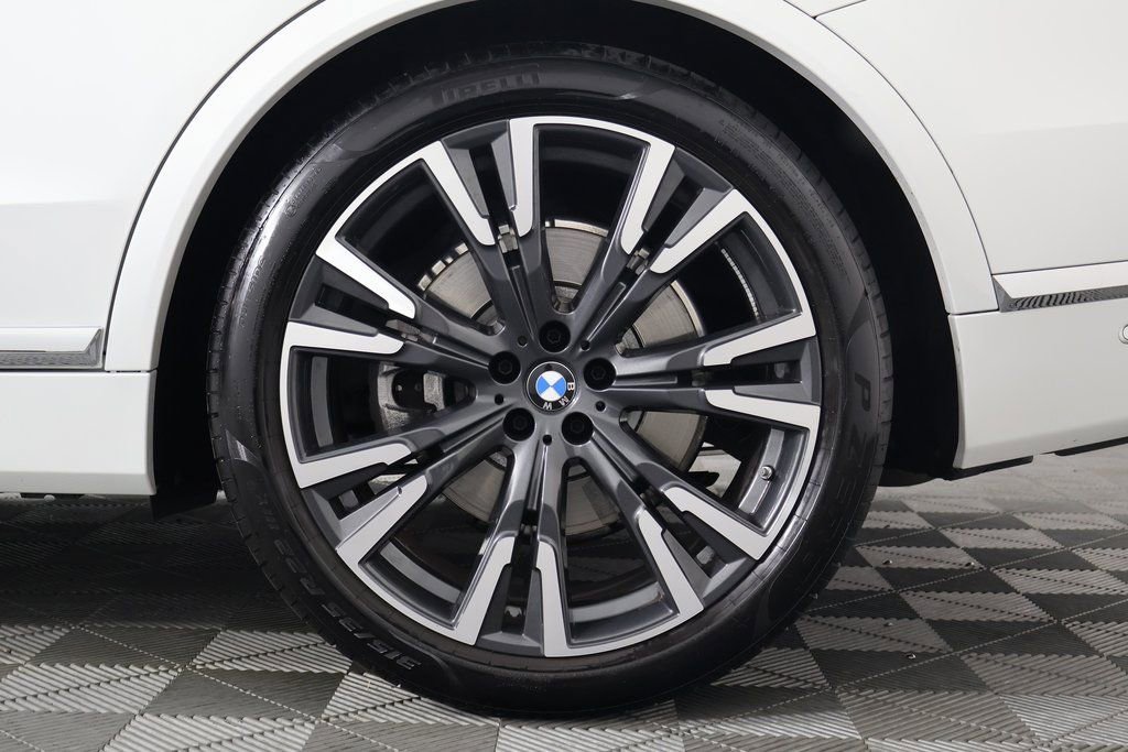 Used 2026 BMW X7 xDrive40i w/ Premium Package image 17