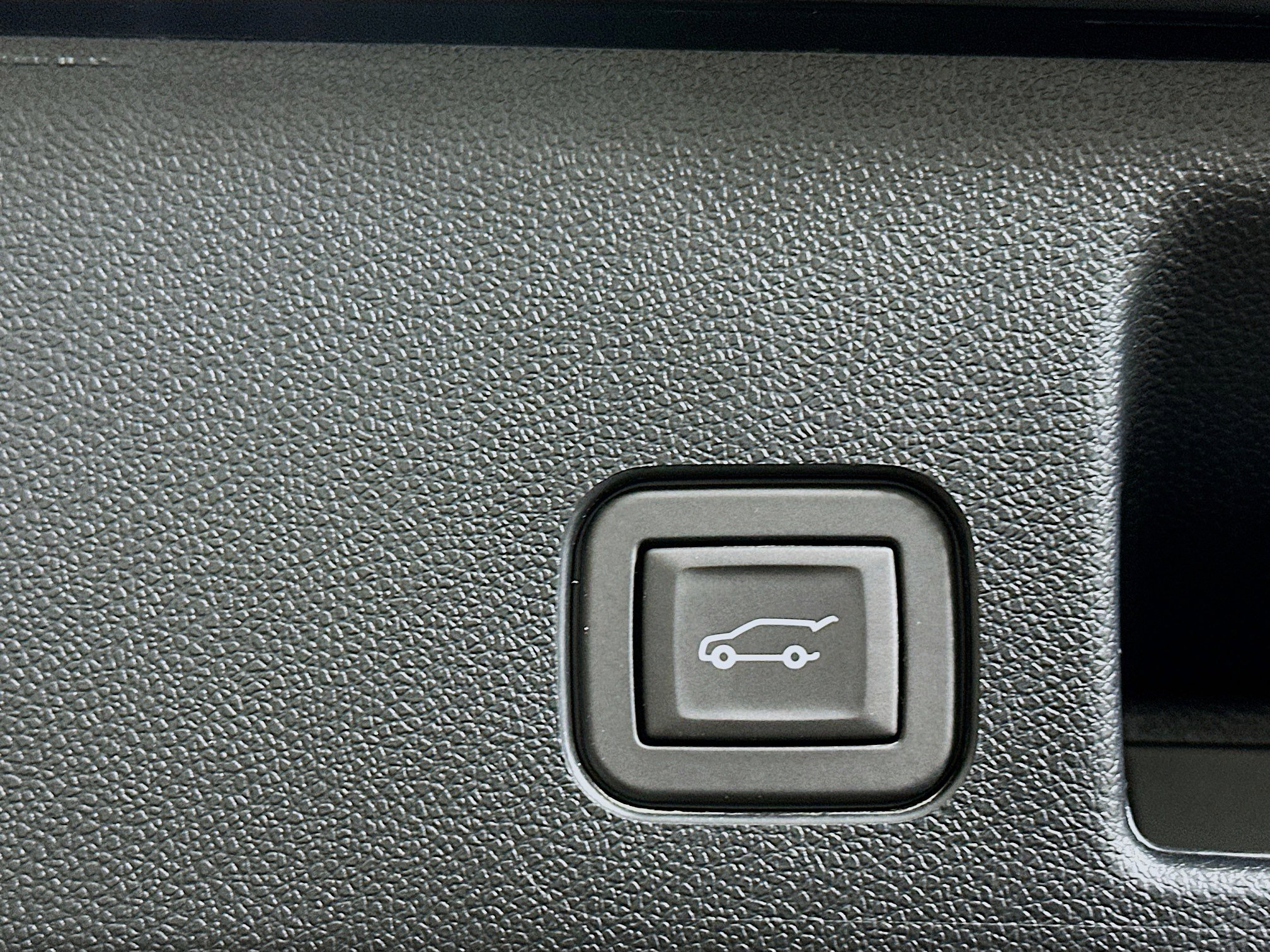 Used 2024 Chevrolet Equinox EV RS FWD image 31
