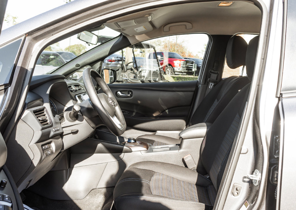 Used 2025 Nissan Leaf S FWD image 22