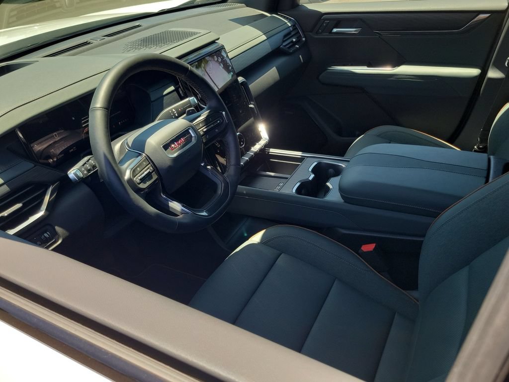 Used 2026 GMC Acadia AT4 w/ Luxury Package AWD/4WD image 10