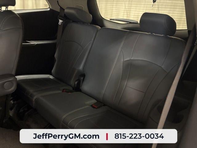 Used 2020 Buick Enclave Essence w/ Sound and Sites Package FWD image 28