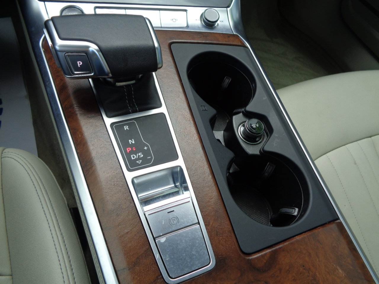 Used 2022 Audi A6 Premium Plus w/ Premium Plus Package image 12